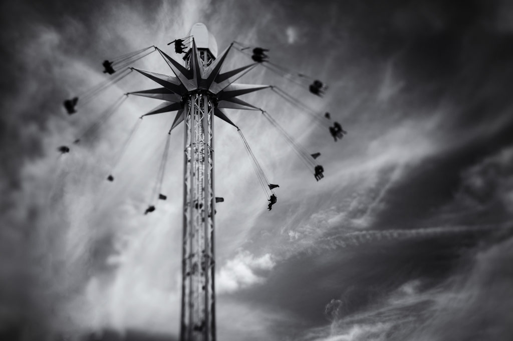 Fujifilm helios image of a ferris wheel by dutch photographer willie kers apeldoorn