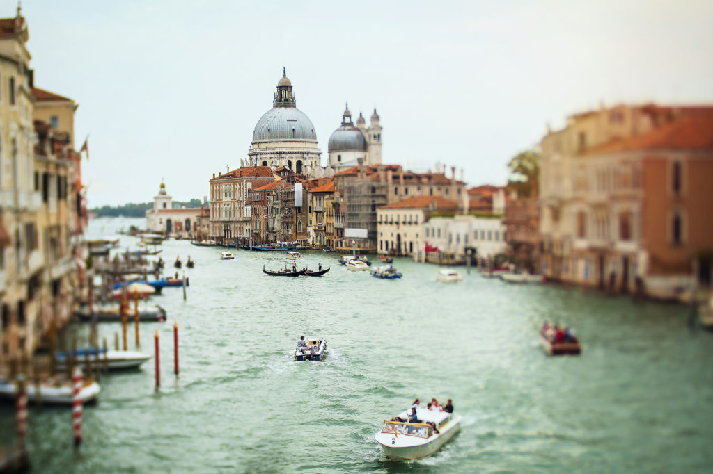color Image of the canal of Venice by Willie Kers