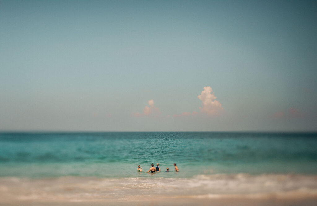 lensbaby image of virgin beach at bali by natural light photographer Willie Kers copy